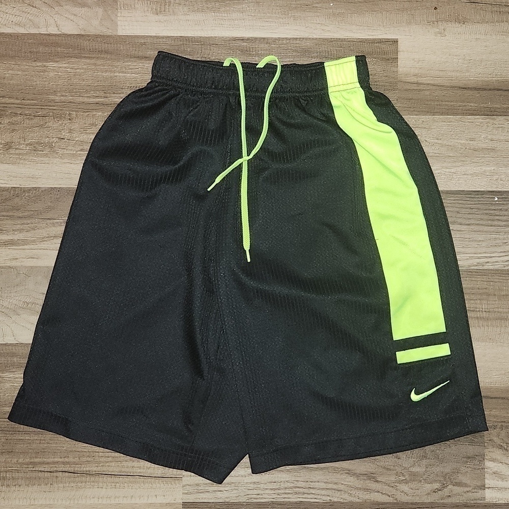 NIKE Atheletic Shorts Size Medium Black and Yellow